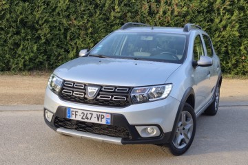 Dacia Sandero Stepway 2019 0.9 90KM / LED / NAVI / Tempomat