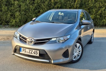 Toyota Auris 1.33 VVT-i 99KM / 2013 / Klimatyzacja / HAK / LED