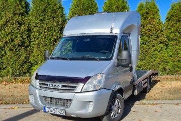 IVECO Daily 35s18 Auto Laweta 3.0 176KM/ Łóżko/ Poduszki/ Doinwestowan